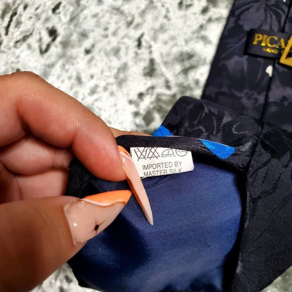 Picasso Vintage Looney Tunes Daffy Men's Tie - Picture 4 of 4